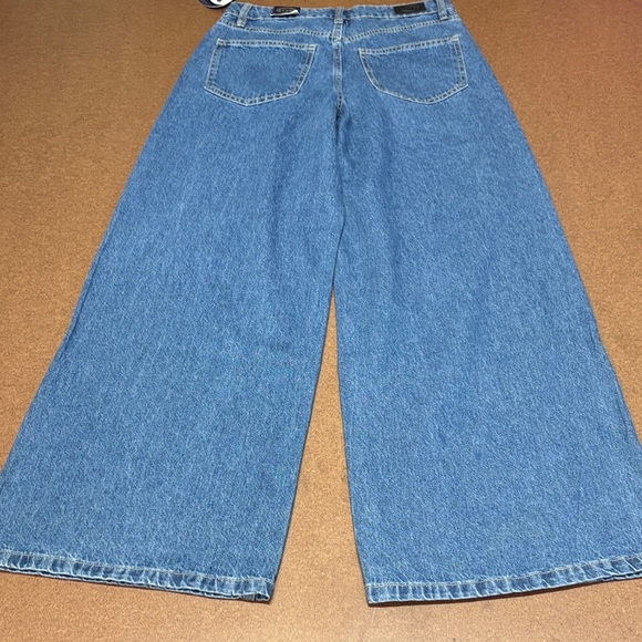 Stylish Blue Wide Leg Jeans for Women - Picture 11 of 16